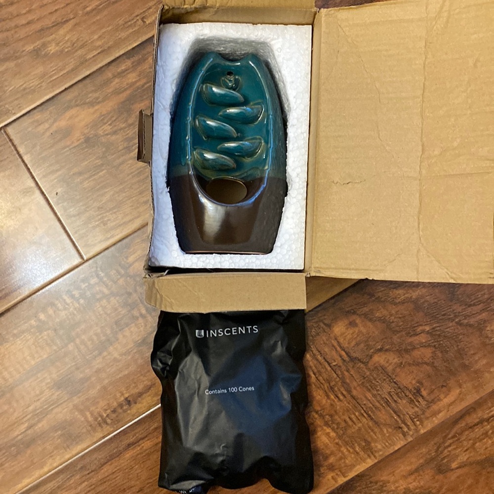 New inscents waterfall with 100 cones in bag